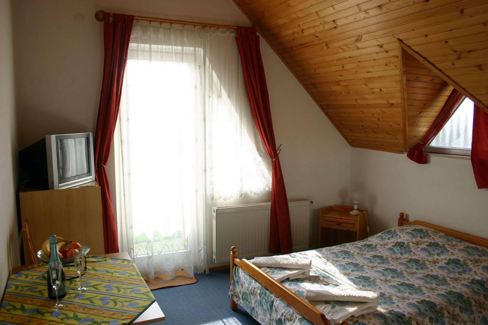 Lorelei Pension Gyenesdiás Esterno foto