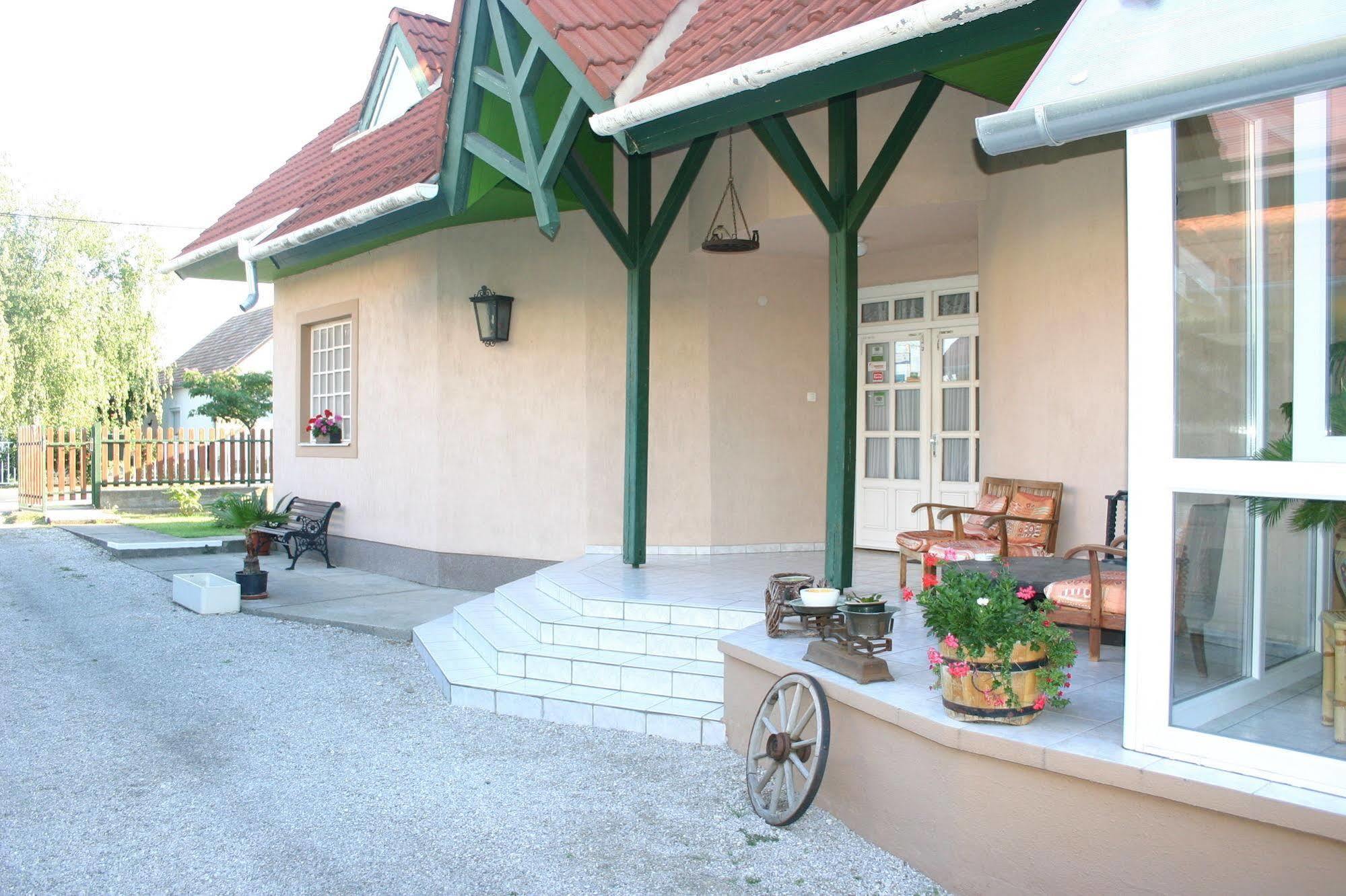 Lorelei Pension Gyenesdiás Esterno foto